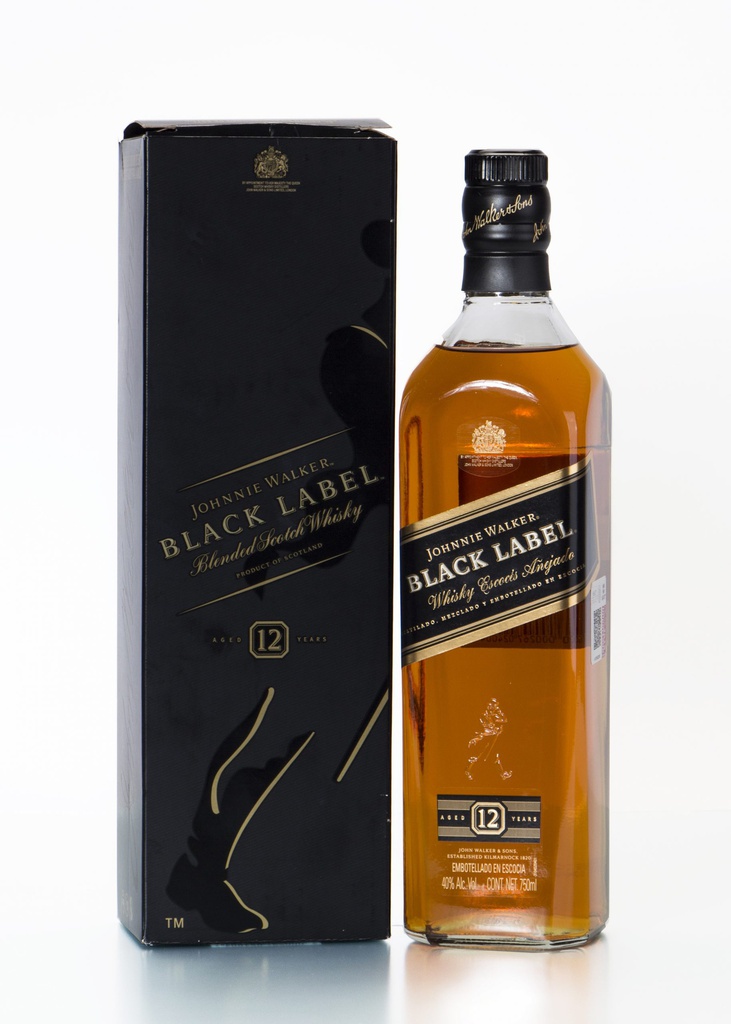 WHISKY JOHNNIE W. BLACK LABEL 12/750 ML LUX